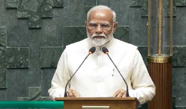 PM Modi, other Lok Sabha members take oath