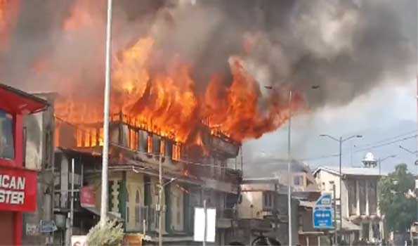 Srinagar: Massive fire damages mosque & several structures in Bohri Kadal