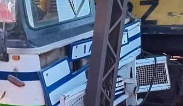 1 dead, 7 injured in Zimbabwe train-bus collision