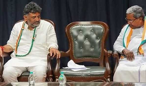 Siddaramaiah must relinquish power to DKS, says Vokkaliga seer