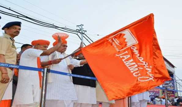 J&K: LG flags off 1st batch of 4,603 Shri Amarnath pilgrims from Jammu