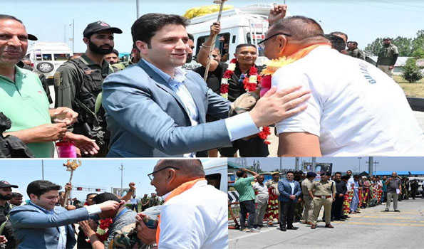 Amarnath Yatra:  First batch of pilgrims received warmly at Srinagar