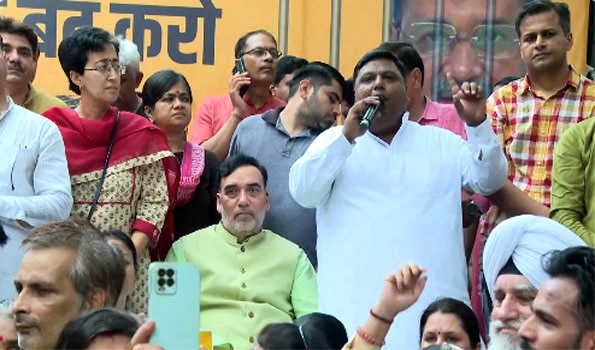 AAP protests Kejriwal