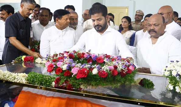 Congress party stands with Dharmapuri Srinivas