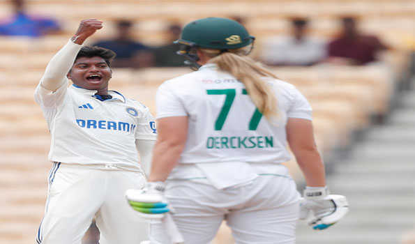 India hold edge over SA as test match enters thrilling final stages