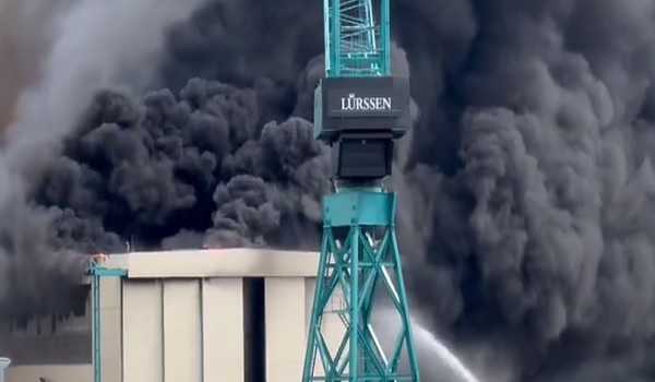 Fire engulfs shipyard in Germany