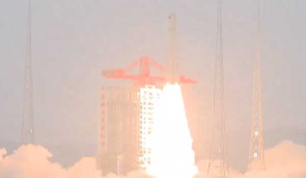 China successfully launches new satellite group