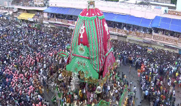 Lakhs of devotees throng Puri for grand Rath Yatra