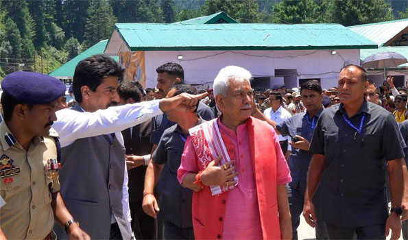 LG visits Nunwan, Chandanwari base camps, interacts with Amarnath pilgrims