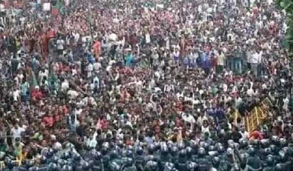 Bangladeshi students protest quota system for government jobs