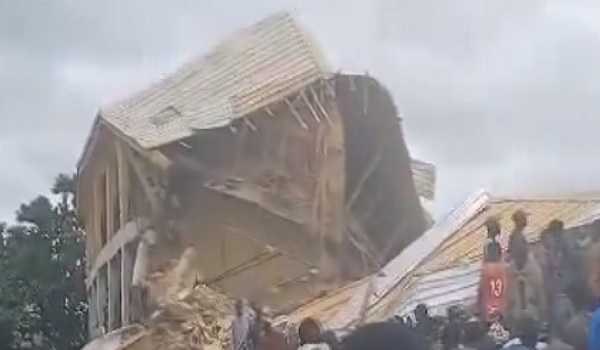 22 killed after school building collapses in central Nigeria