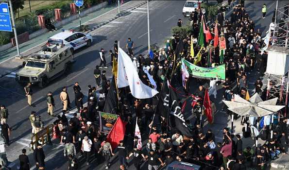 Thousands of Shia Muslim mourners join 8th day Muharram procession in Srinagar