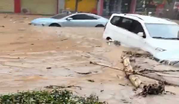 Rain-triggered landslides, mudflows halt traffic in northwest China province