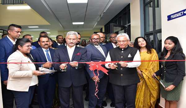 EAM, PM Jugnauth inaugurate first Jan Aushadi Kendra in Mauritius, India-assisted Mediclinic Project