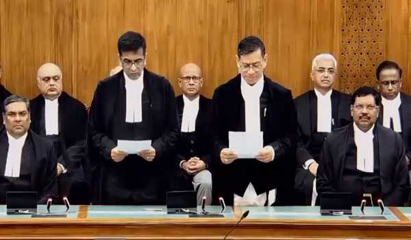 CJI administers oath to 2 new SC judges