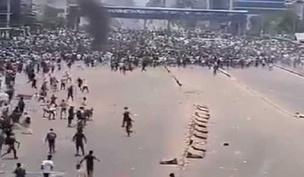 Bangladesh quota protests: 17 killed, hundreds wounded in violent clashes