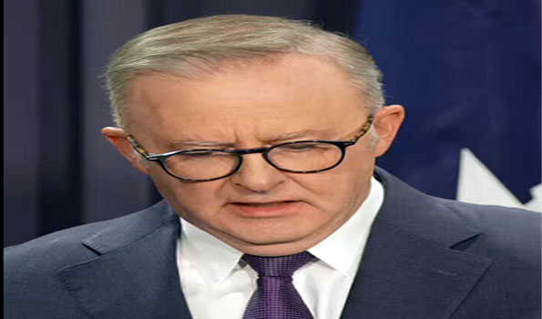 Australia lifts terror threat level to 