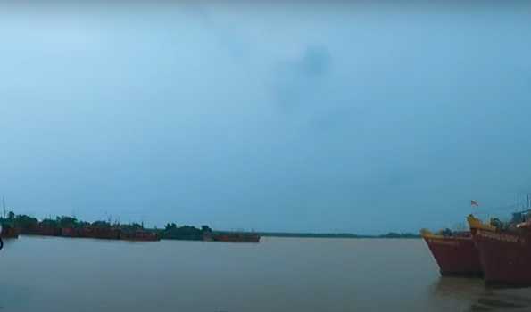 Odisha: Close shave for 12 fishermen from taking watery grave in sea