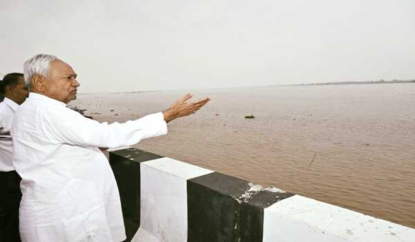 Nitish puts officers on high alert given rising water level of Ganga
