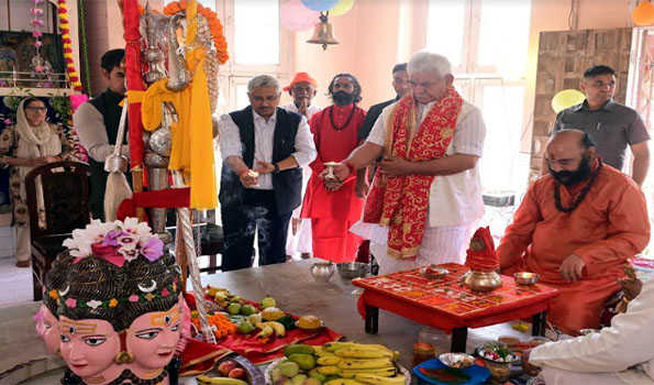 J&K Lt Governor performs Pujan of Chhari Mubarak of Swami Amarnath