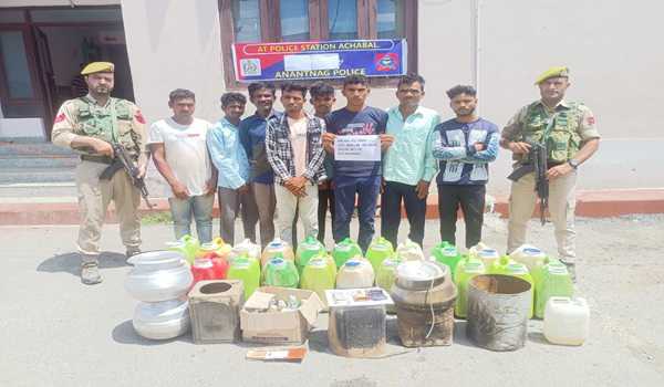 Police bust illegal liquor operation in J&K