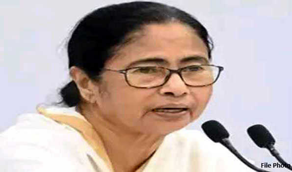 Bengal CM assures to handover woman medic rape & murder case to CBI if Police fail to solve it by Sunday