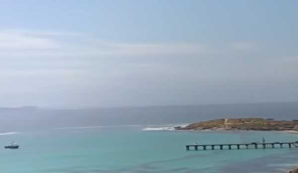2 dead after boat capsizes off South Australia