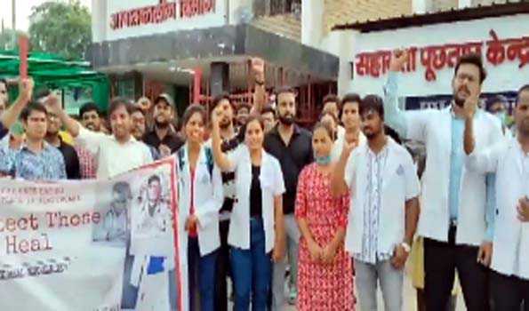Bihar: Junior docs protest Kolkata rape-murder case, services hit