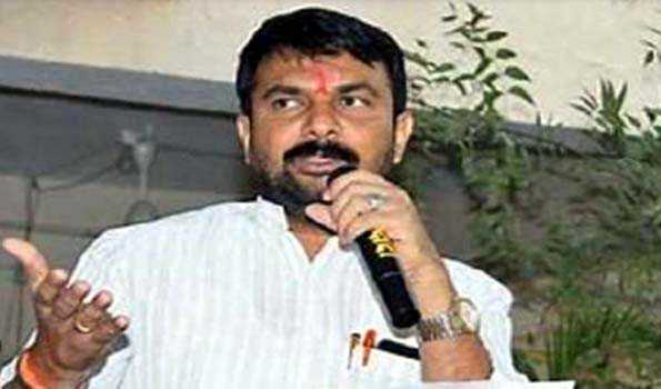 Maha: IAC chief objects to BJP leader