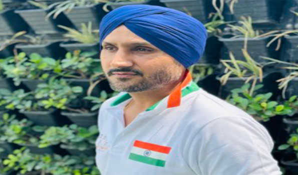 WB: Ex-cricketer Harbhajan Singh writes to Mamata Banerjee seeking justice for murdered medic