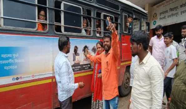 Shinde, Thackeray groups scuffle in Miraj
