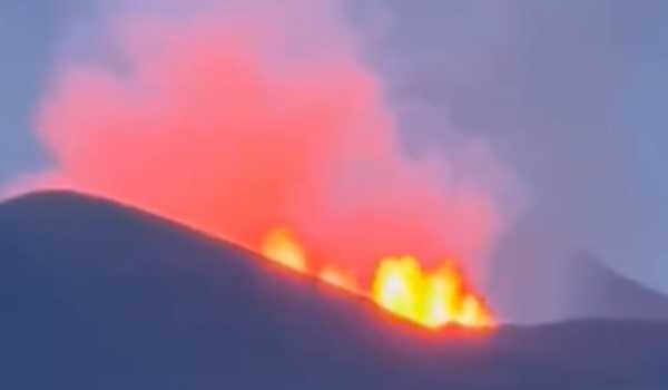 Volcanic eruption begins in Iceland