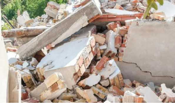UP: 40 children injured as balcony of pvt school collapses