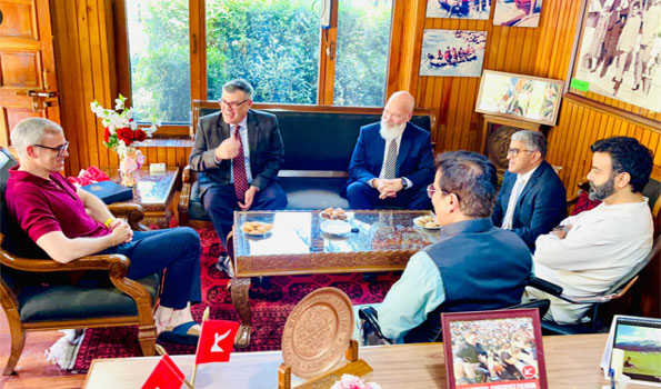 American diplomats call on Omar Abdullah in Srinagar