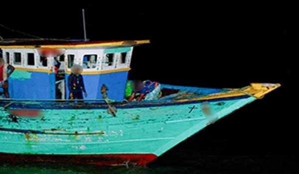 Sri Lanka arrests 8 Indian fishermen for entering its waters
