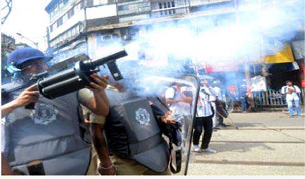 Police lob tear gas shells on BJP march in Kolkata
