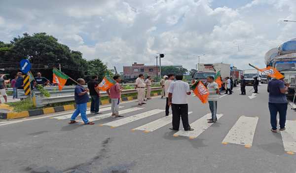 BJP Bengal bandh hits life partially