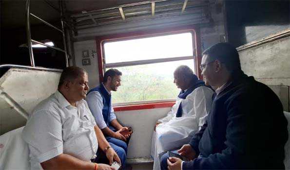 Former PM Deve Gowda inspects Srinagar-Baramulla railway line