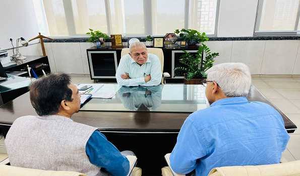 Hong Kong  Baptist University Prof Daya Thussu visits SAU