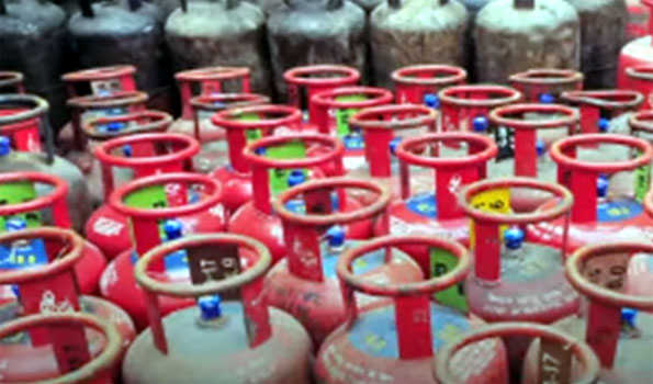 Oil companies hike commercial LPG cylinders by Rs 39