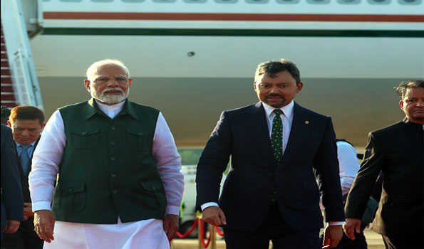 PM Modi arrives in Brunei to warm welcome