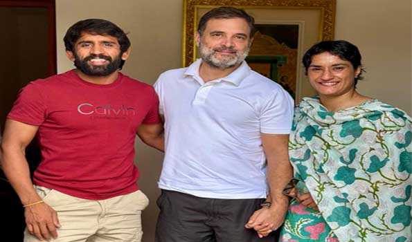Vinesh Phogat, Bajrang Punia meet Rahul, may contest Haryana Assembly election