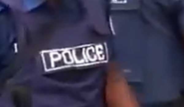 Bangladesh: Cops skip work to avoid facing action