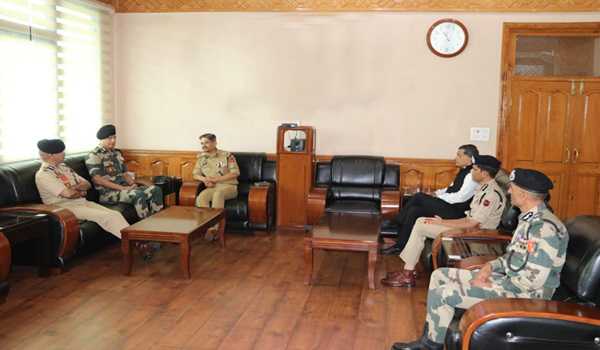 DG BSF holds interaction with DGP J&K on border security