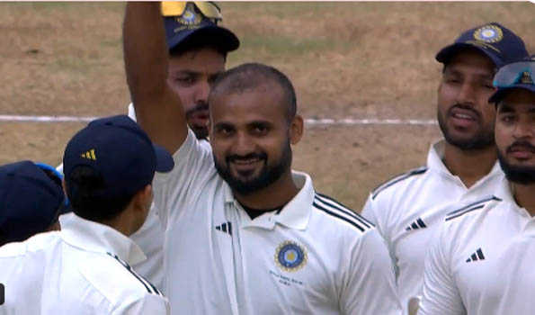 India B tightens grip, India A 76/4 at lunch in 275-run chase