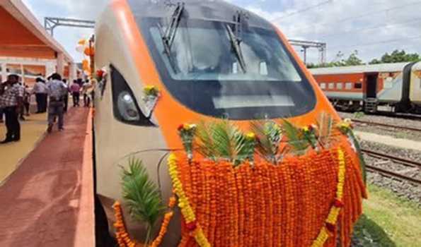 PM Modi flags-off Vande Bharat train between Kolhapur and Pune