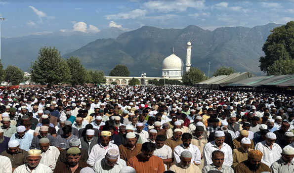 Thousands offer prayers at Hazratbal on Friday following Eid-e-Milad-Un-Nabi Urs