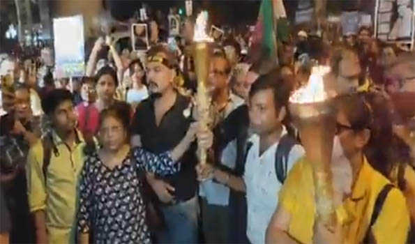 Bengal holds 42-km torch relay demanding justice for RG Kar