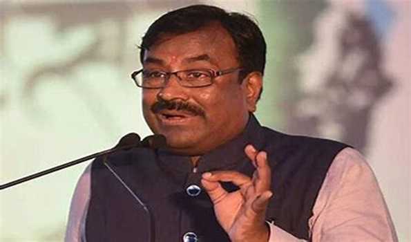 Maha: Minister Bansode performs 