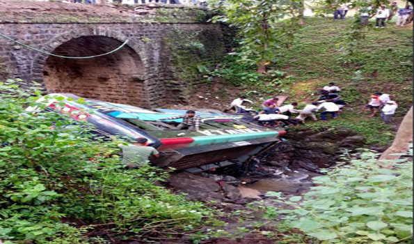Maha: Four die, 40 injured after bus falls from bridge in Amravati